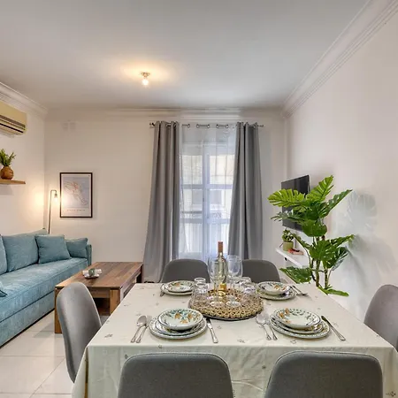 Boutique In By The Sea סליאמה